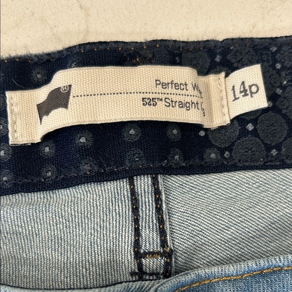 Levi's Women's 525 Perfect Waist Straight Jeans - Light Blue - Picture 5 of 11